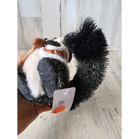 Joann raccoon bottle brush sisal nut woodland realistic fall home decor cute - Picture 7 of 7